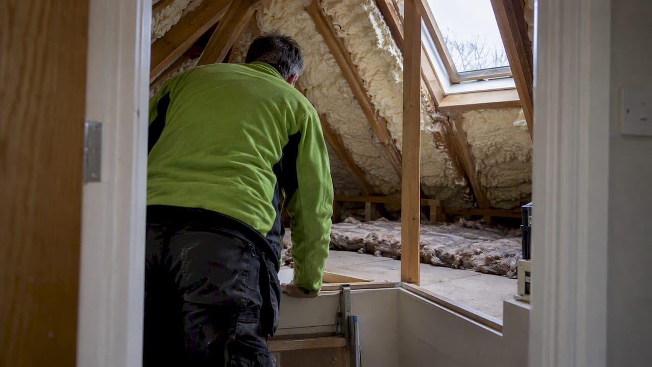 Avoid £1,000–£7,000 Loss on Loft Spray Foam Problems (UK Homeowners)